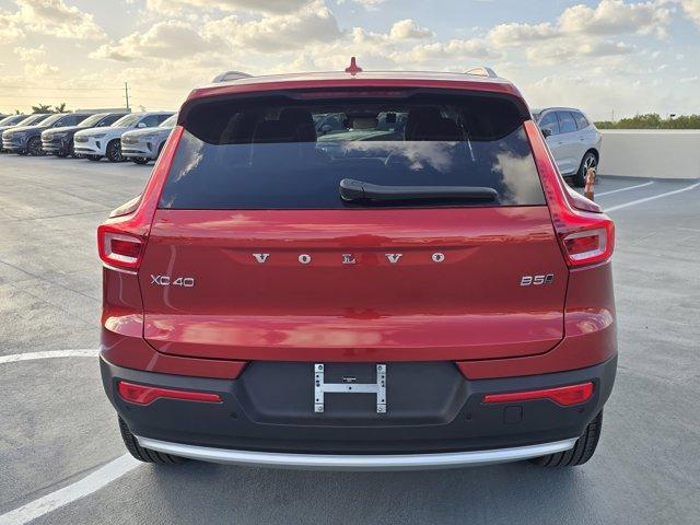 new 2025 Volvo XC40 car, priced at $50,260