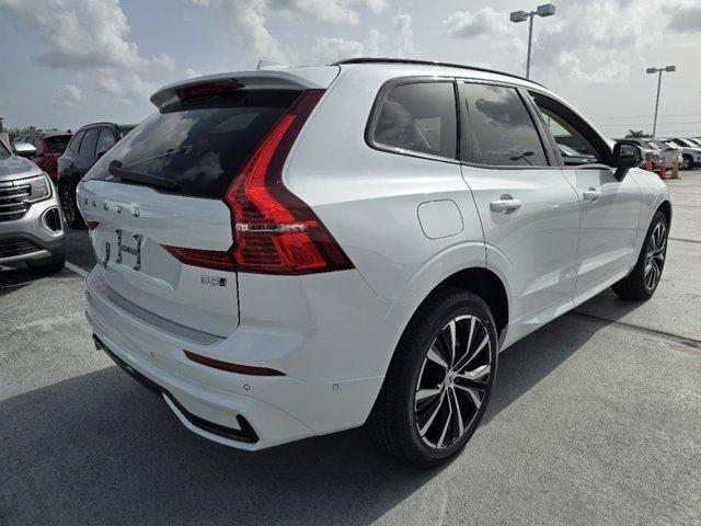 new 2025 Volvo XC60 car