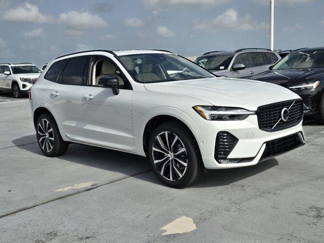 new 2025 Volvo XC60 car