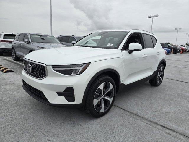 new 2025 Volvo XC40 car, priced at $45,250