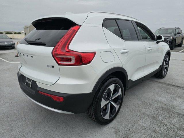 new 2025 Volvo XC40 car, priced at $45,250