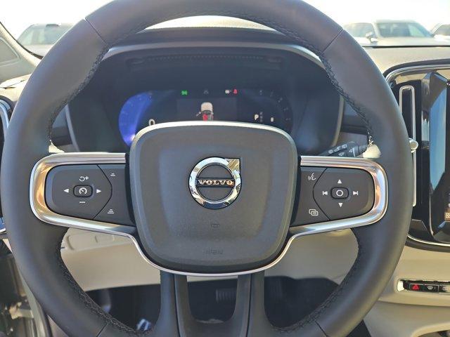 new 2025 Volvo XC40 car, priced at $48,130