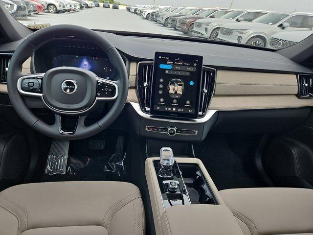 new 2025 Volvo XC90 car, priced at $62,628