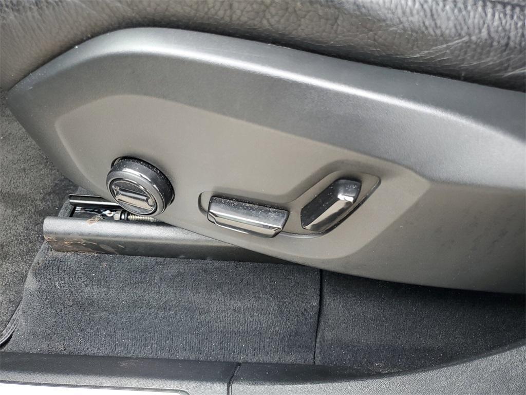 used 2022 Volvo XC90 car, priced at $42,988