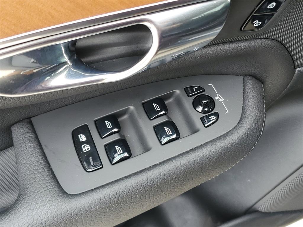 used 2022 Volvo XC90 car, priced at $42,988