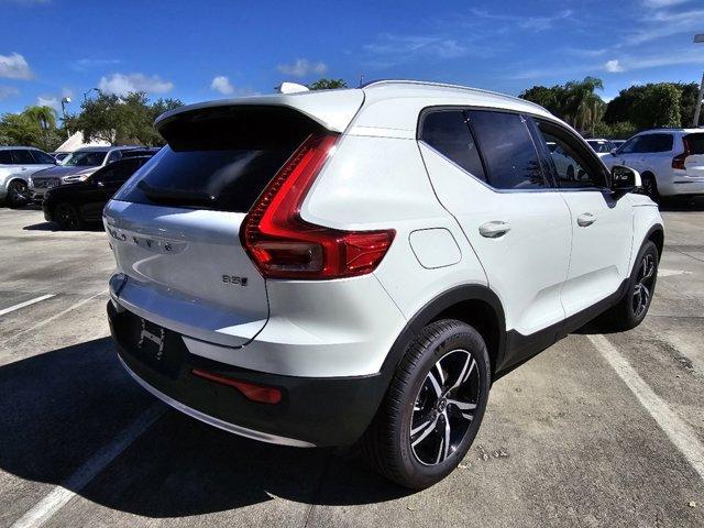 new 2025 Volvo XC40 car, priced at $43,045