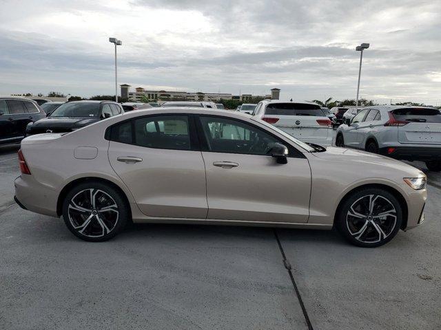 new 2024 Volvo S60 car, priced at $49,745