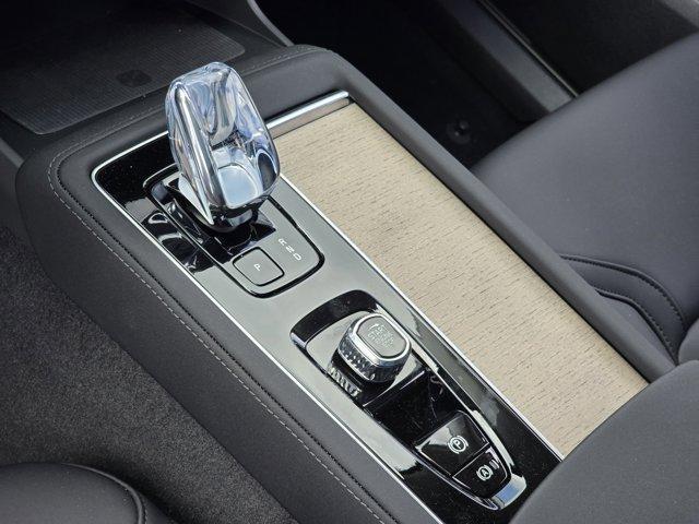 new 2025 Volvo XC90 car, priced at $65,145
