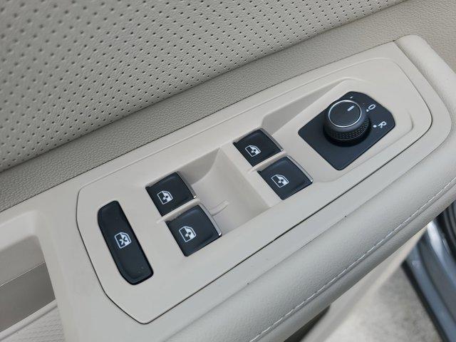 new 2025 Volkswagen Atlas car, priced at $45,136