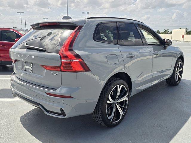 new 2025 Volvo XC40 car, priced at $51,015