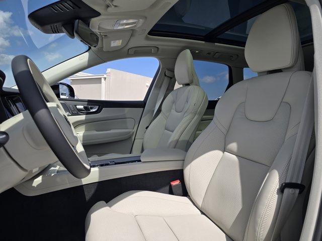 new 2025 Volvo XC40 car, priced at $51,015