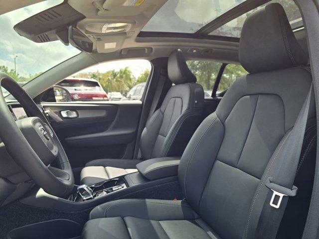 new 2025 Volvo XC40 car, priced at $51,695