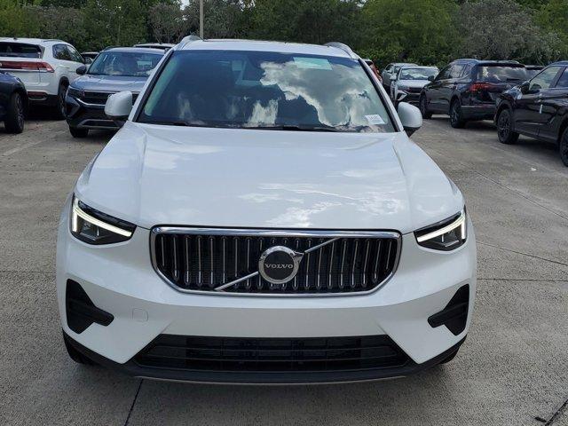 new 2025 Volvo XC40 car, priced at $45,215