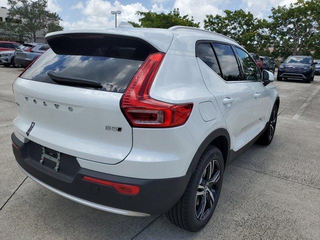 new 2025 Volvo XC40 car, priced at $45,215