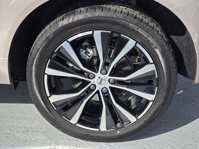 new 2025 Volvo XC60 car, priced at $55,360