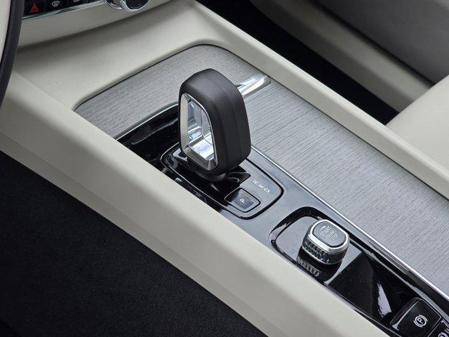 new 2025 Volvo XC60 car, priced at $55,360