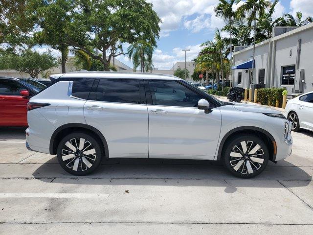new 2025 Mitsubishi Outlander car, priced at $40,315