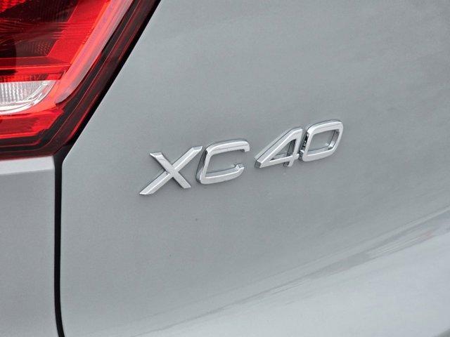 new 2025 Volvo XC40 car