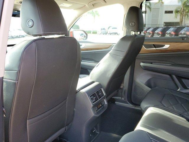 new 2025 Volkswagen Atlas car, priced at $45,076
