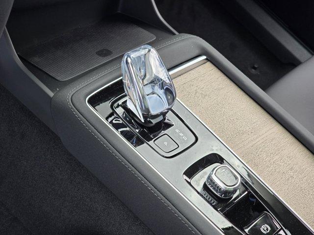 new 2025 Volvo XC90 car, priced at $61,795