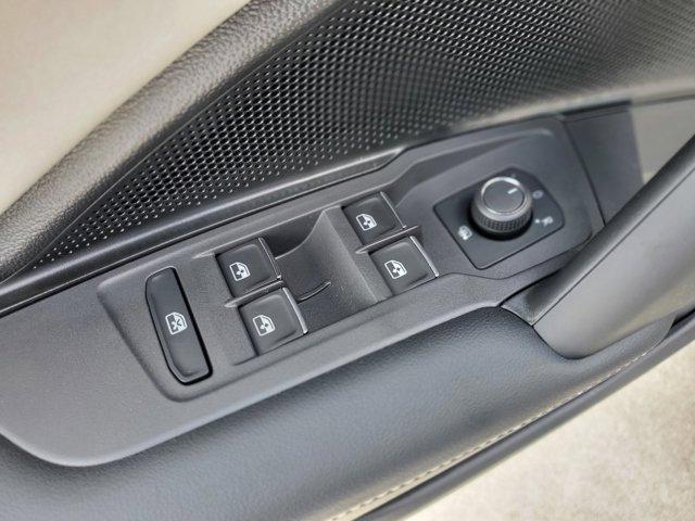 new 2025 Volkswagen Tiguan car, priced at $33,127