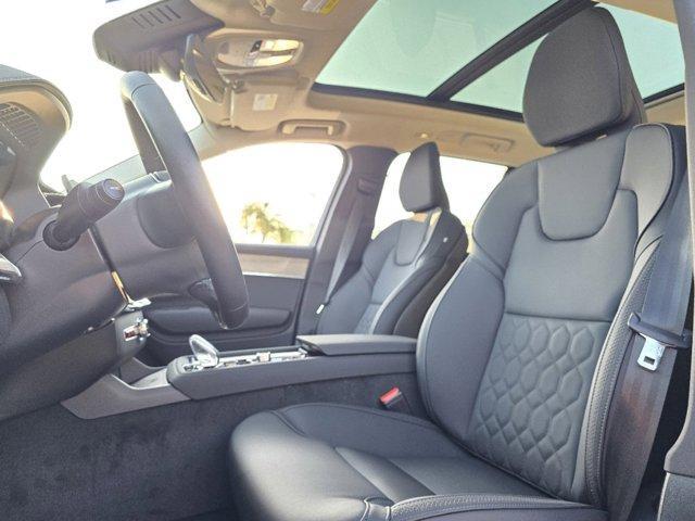 new 2025 Volvo XC90 car, priced at $69,155