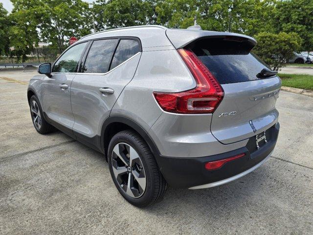 new 2025 Volvo XC40 car, priced at $45,250