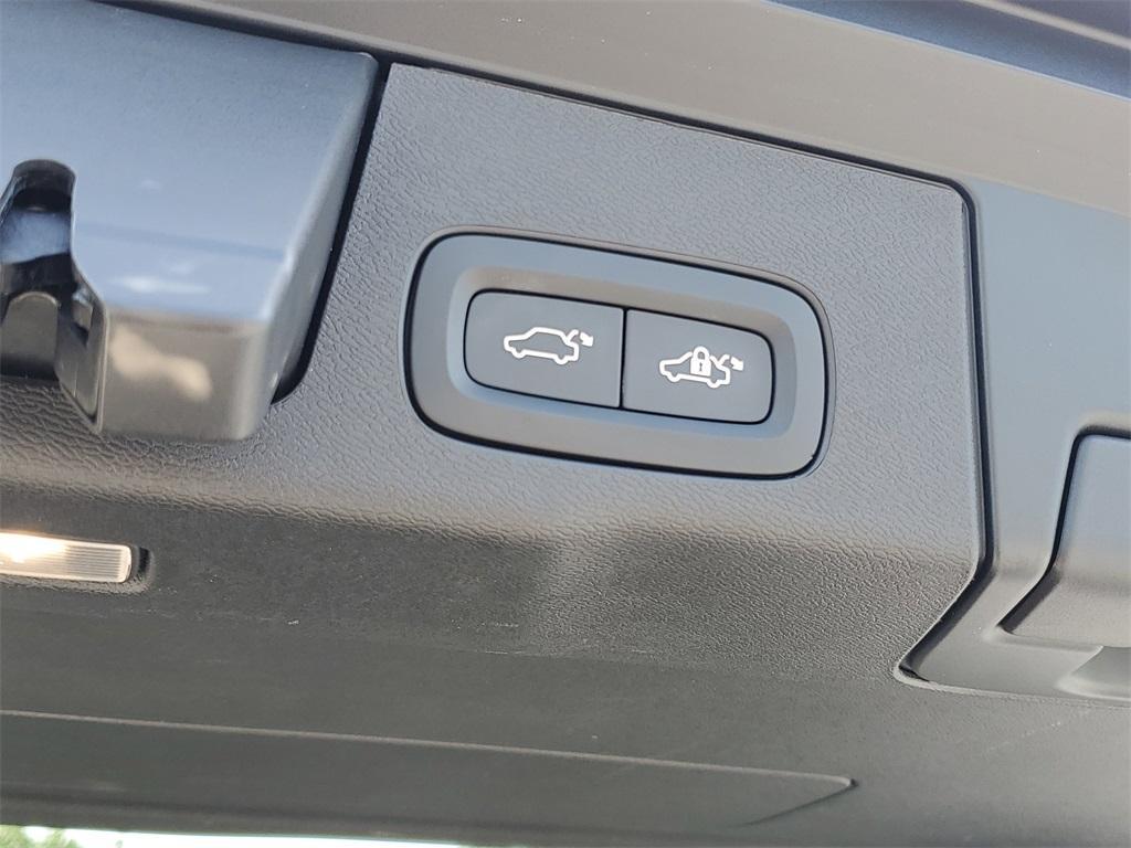 used 2021 Volvo XC60 Recharge Plug-In Hybrid car, priced at $36,588