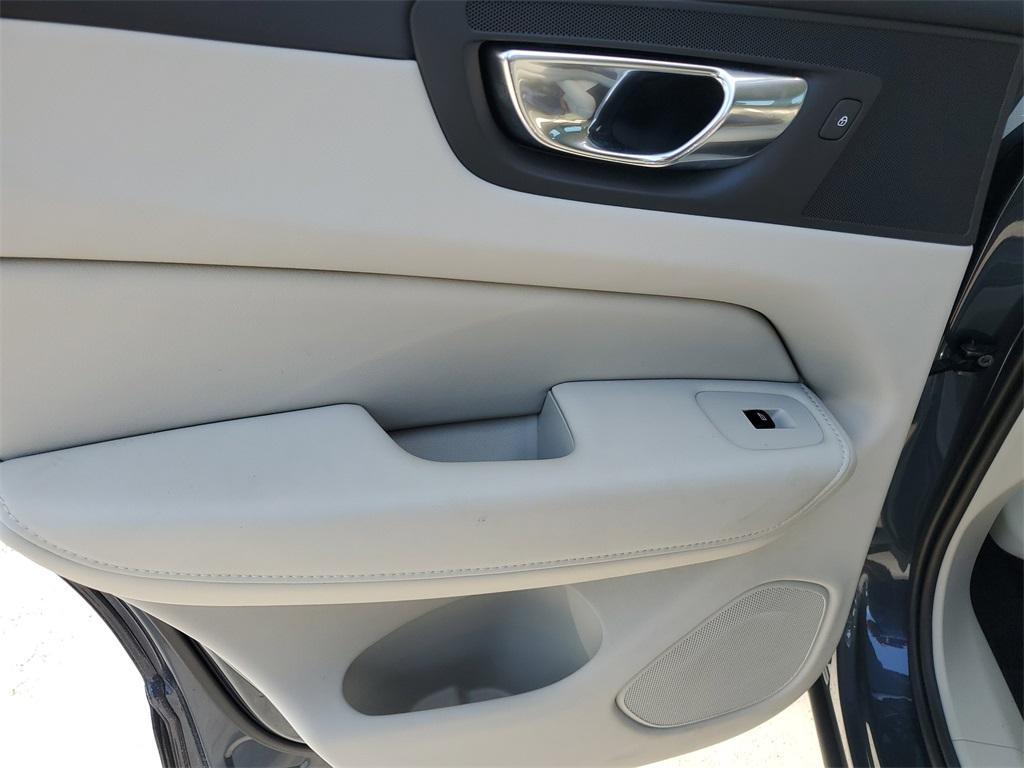used 2021 Volvo XC60 Recharge Plug-In Hybrid car, priced at $36,588