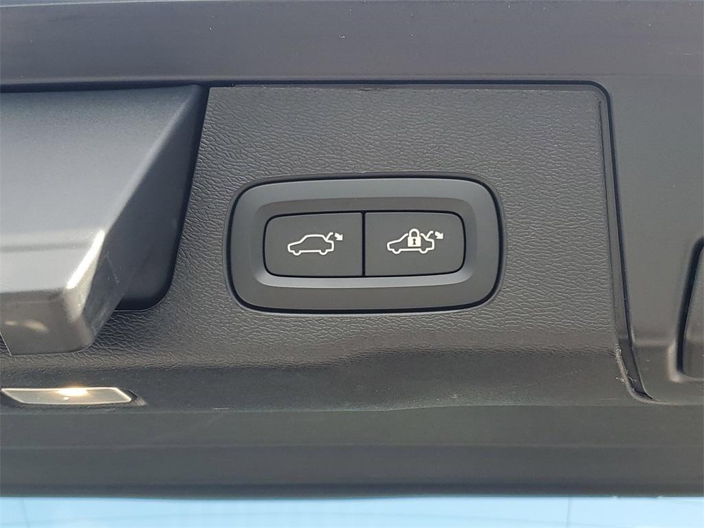 used 2024 Volvo XC60 car, priced at $39,588