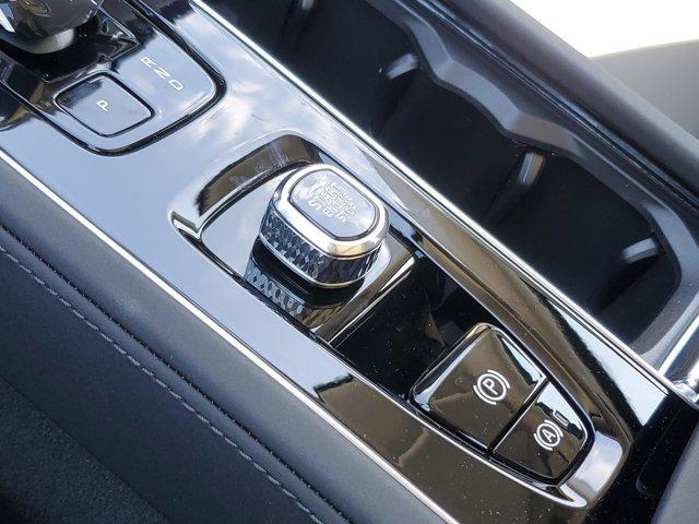 new 2025 Volvo XC90 Plug-In Hybrid car, priced at $75,735