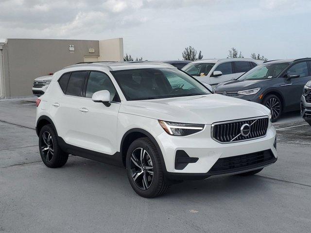 new 2025 Volvo XC40 car, priced at $44,450