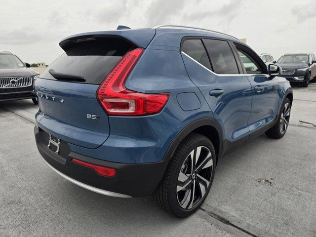 new 2025 Volvo XC40 car, priced at $48,890