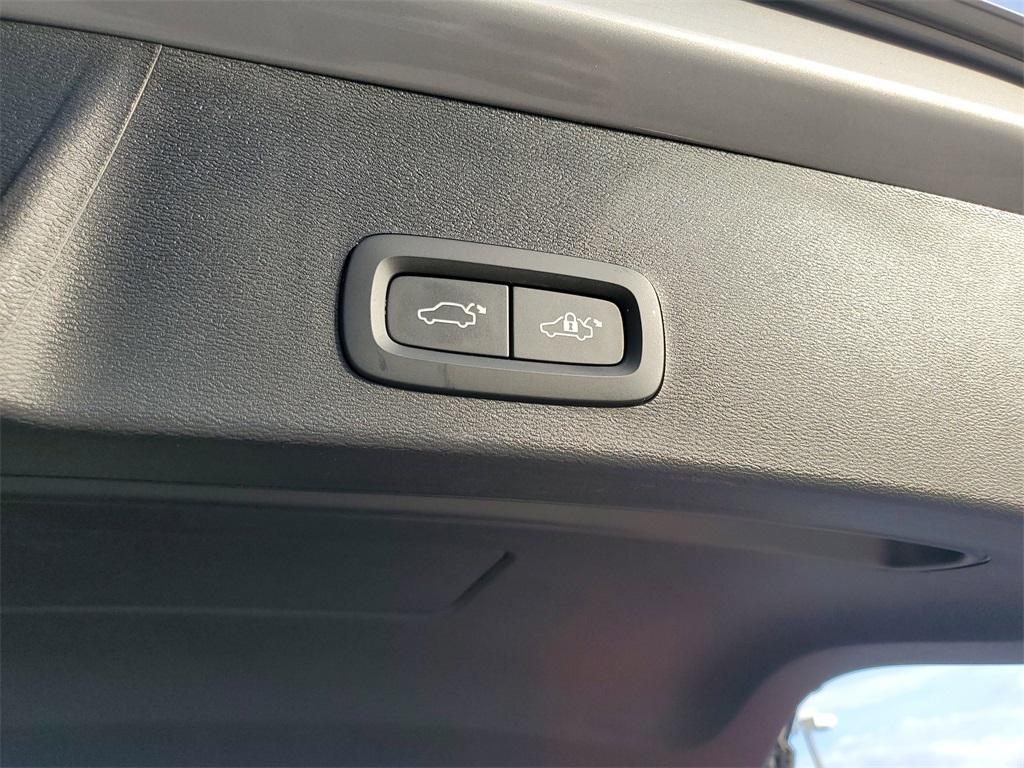 used 2023 Volvo XC40 car, priced at $33,888