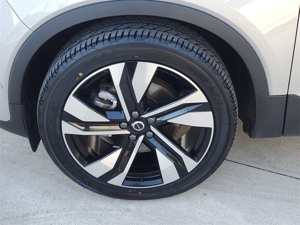 used 2023 Volvo XC40 car, priced at $33,888