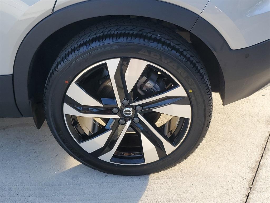 used 2023 Volvo XC40 car, priced at $33,888