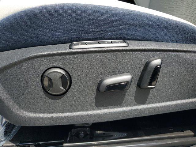new 2025 Volkswagen ID.4 car