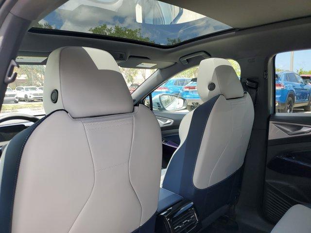 new 2025 Volkswagen ID.4 car