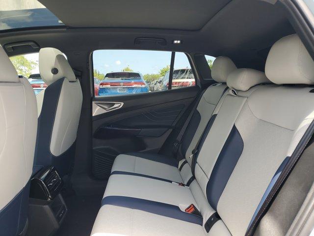 new 2025 Volkswagen ID.4 car
