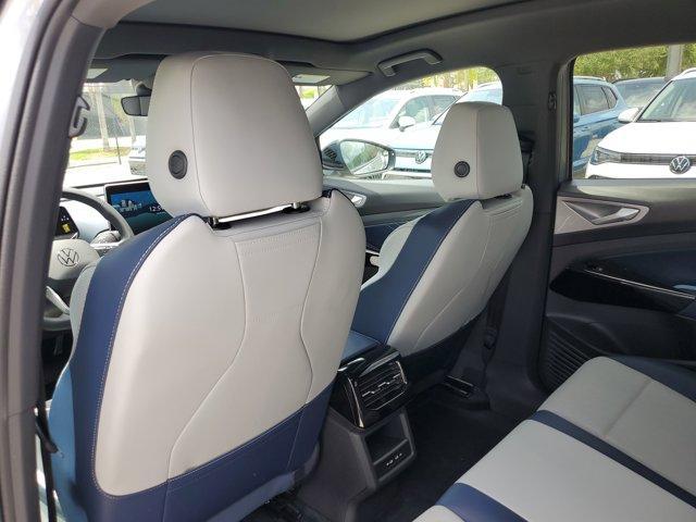 new 2025 Volkswagen ID.4 car