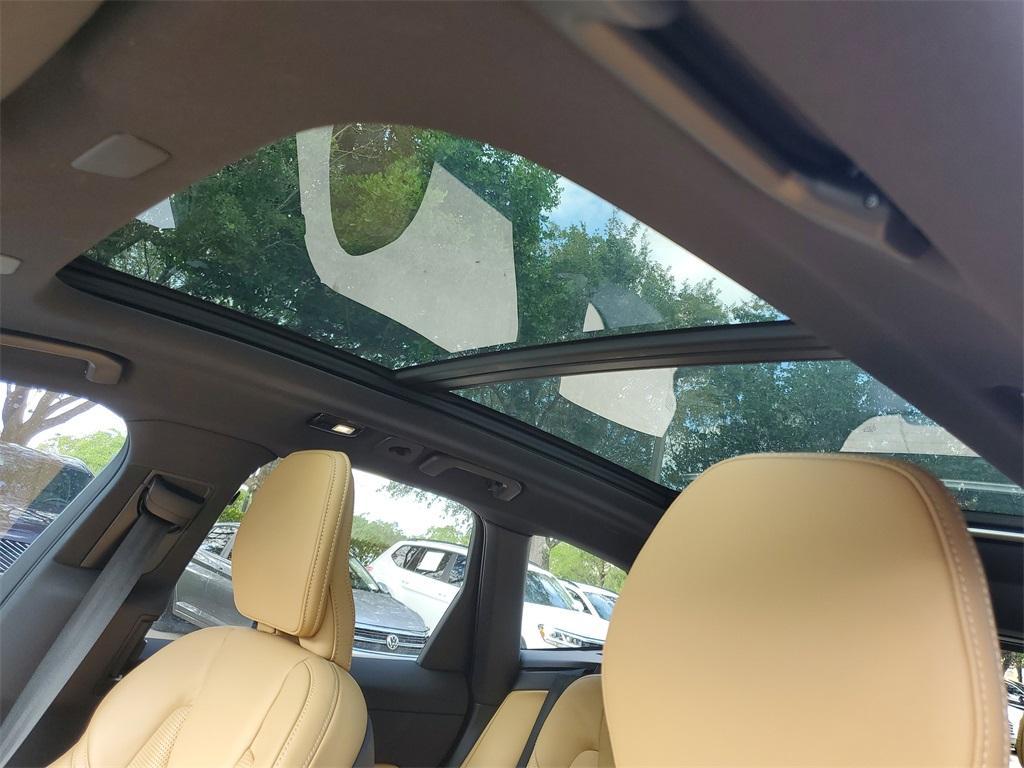 used 2022 Volvo XC60 Recharge Plug-In Hybrid car, priced at $47,688