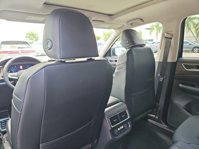 new 2025 Volkswagen Atlas car, priced at $53,310