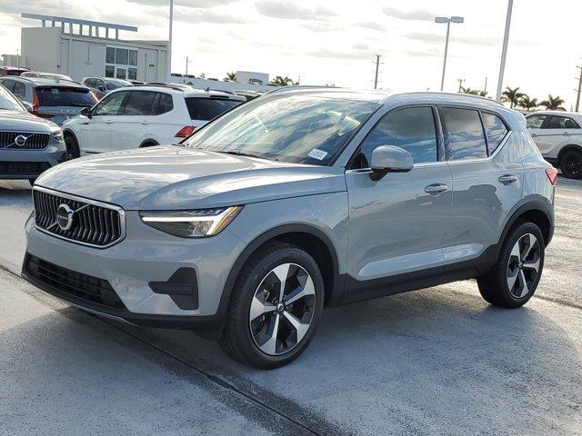 new 2025 Volvo XC40 car, priced at $45,395