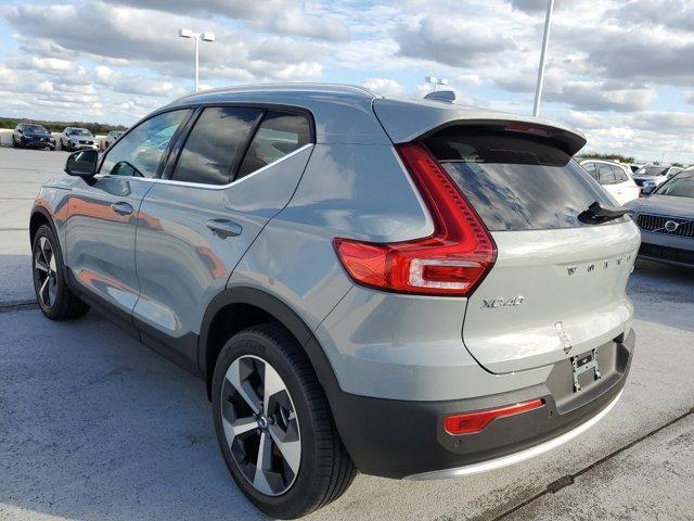 new 2025 Volvo XC40 car, priced at $45,395