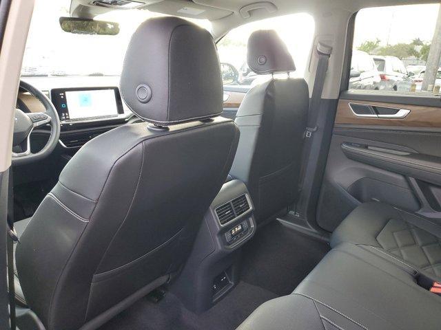 new 2025 Volkswagen Atlas car, priced at $46,336