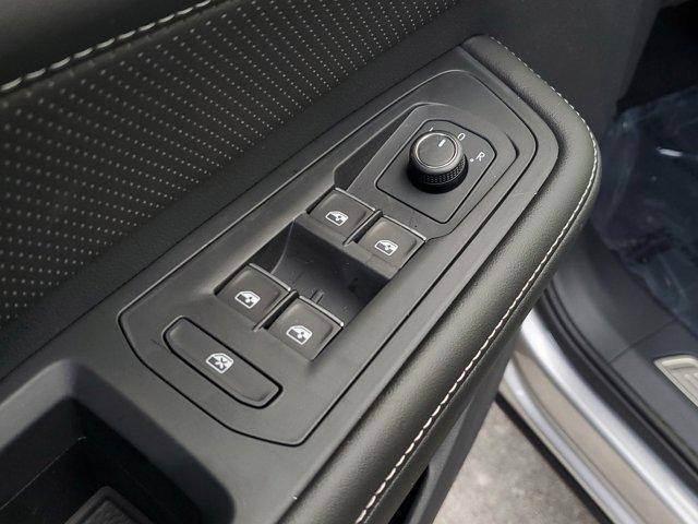 new 2025 Volkswagen Atlas car, priced at $46,336