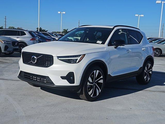 new 2025 Volvo XC40 car, priced at $50,595