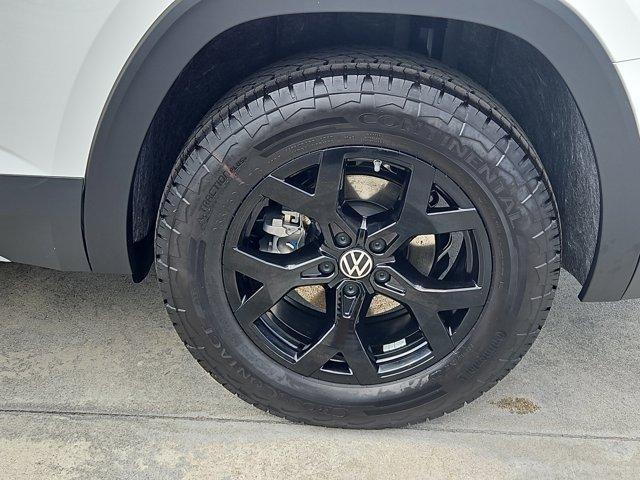 new 2025 Volkswagen Atlas car, priced at $46,539