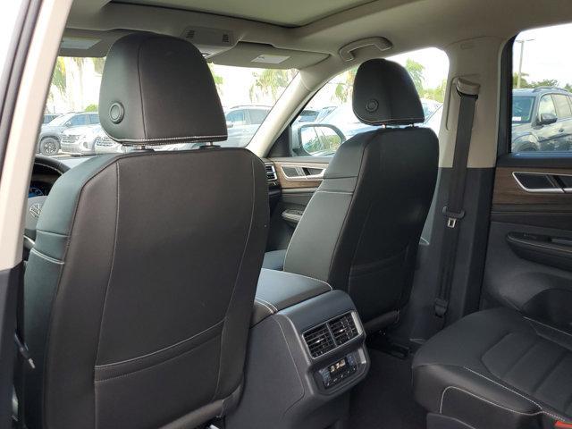 new 2025 Volkswagen Atlas car, priced at $45,702