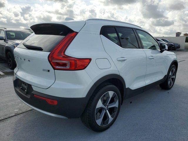 new 2025 Volvo XC40 car, priced at $45,800